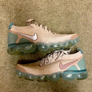 2018 Nike Air Vapormax Blush Pink Women size 10